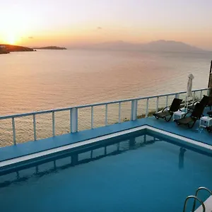 Vana Holidays Hotel