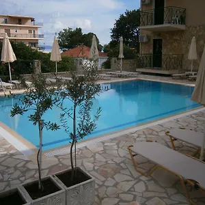 Petros Studios Aparthotel